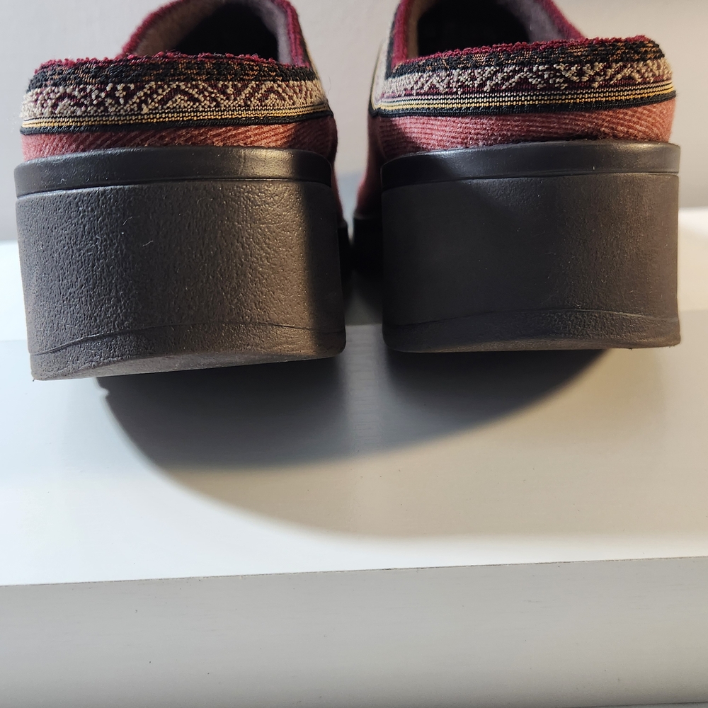 Bzees Maroon Knit Slip-On Comfort Shoes Size 8 Casual Lightweight - Picture 7 of 8
